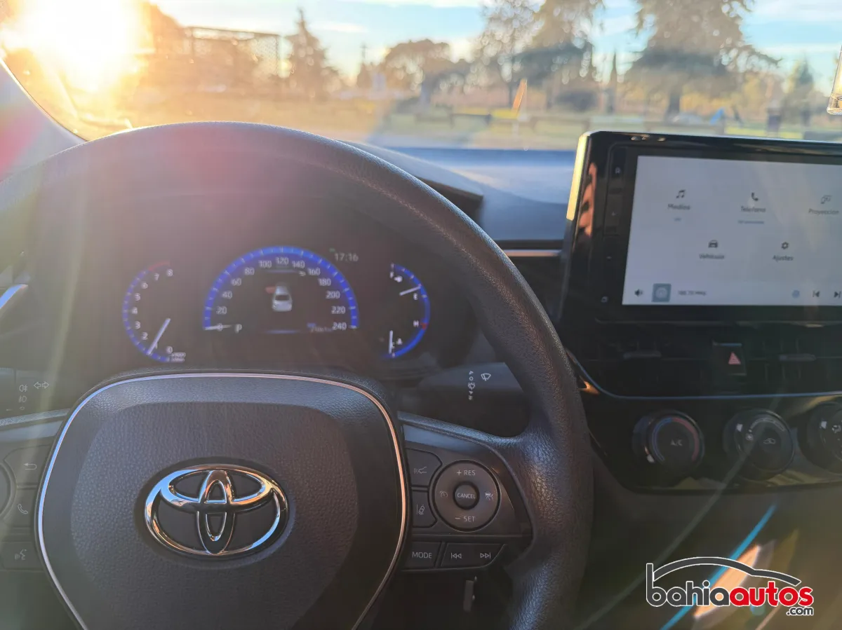 Toyota Corolla 2024 usado en Bahía Blanca - foto 2