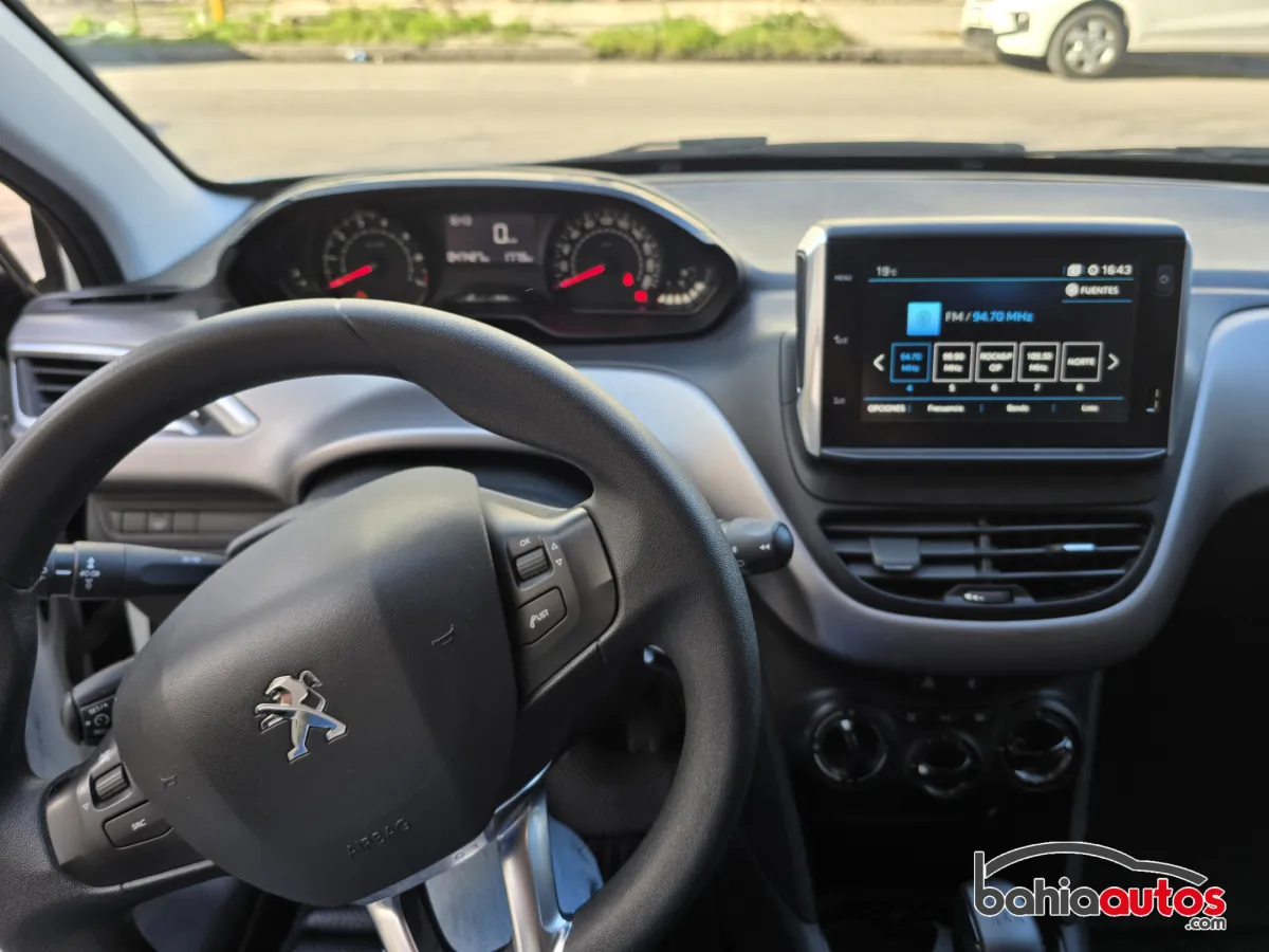 Peugeot 208 2018 usado en Bahía Blanca - foto 3