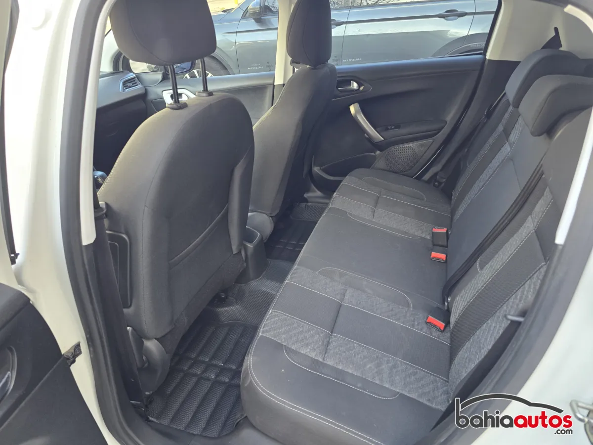 Peugeot 208 2018 usado en Bahía Blanca - foto 12