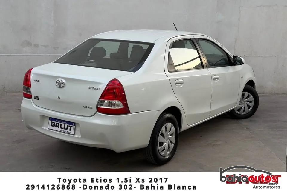 Toyota Etios 2017 usado en Bahía Blanca - foto 2