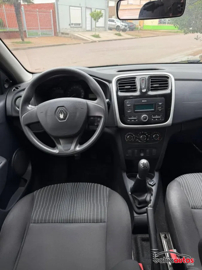 Renault Logan 2019 usado en Bahía Blanca - foto 3