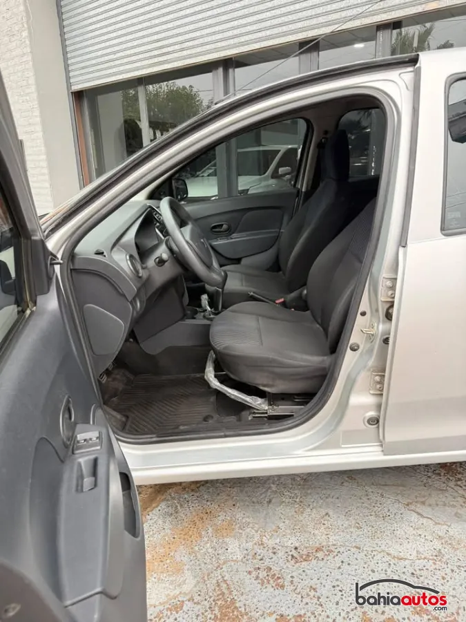 Renault Logan 2019 usado en Bahía Blanca - foto 5