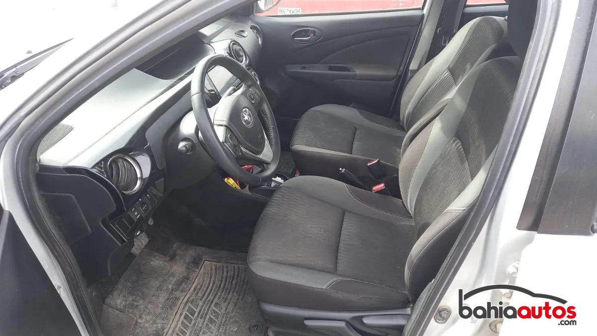 Toyota Etios 2021 usado en Bahía Blanca - foto 3