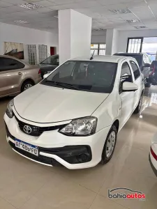 Toyota Etios 2022 usado en Bahía Blanca