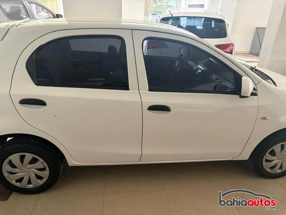 Toyota Etios 2022 usado en Bahía Blanca - foto 3