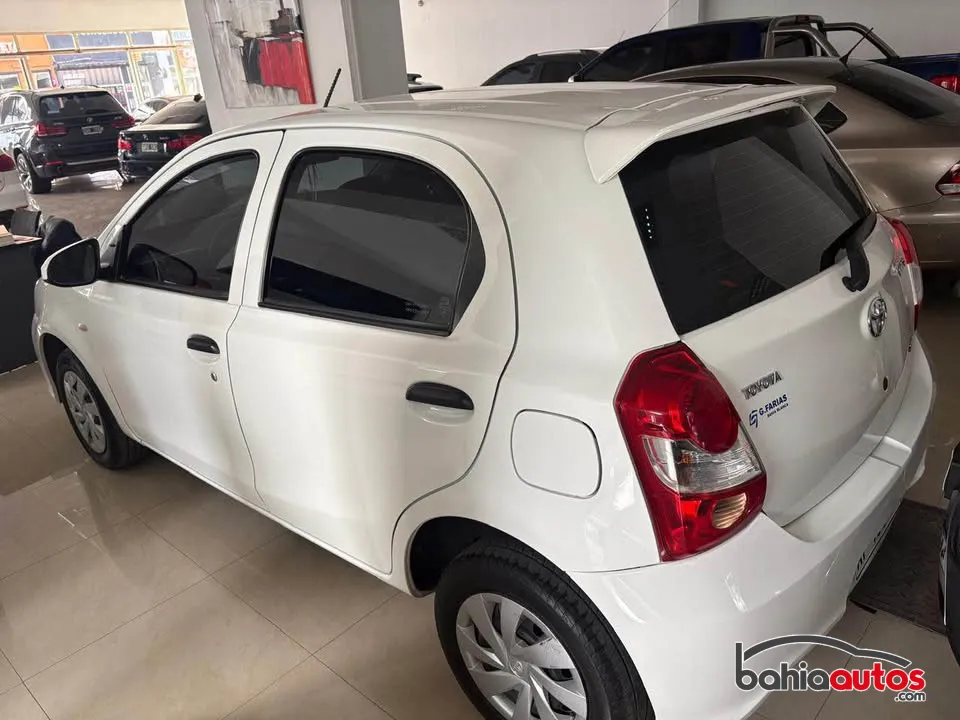 Toyota Etios 2022 usado en Bahía Blanca - foto 5