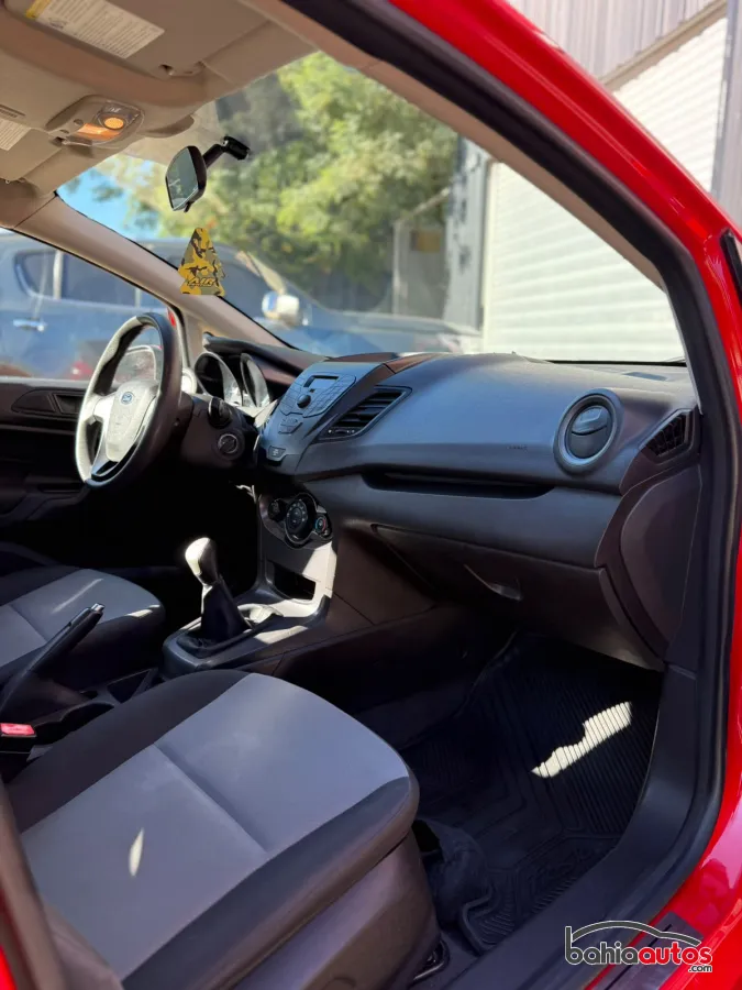 Ford Fiesta 2015 usado en Bahía Blanca - foto 2