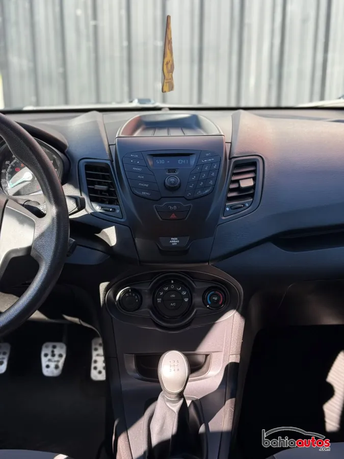 Ford Fiesta 2015 usado en Bahía Blanca - foto 4