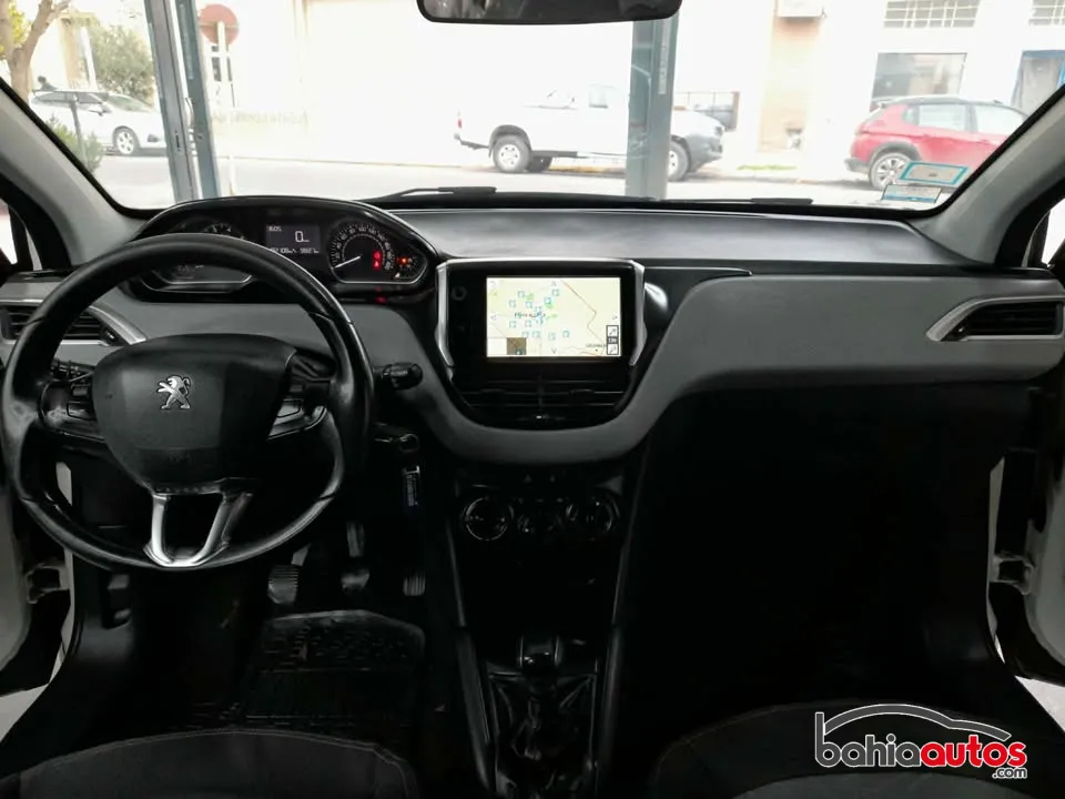 Peugeot 208 2014 usado en Bahía Blanca - foto 4