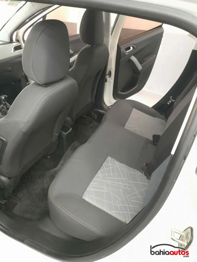 Peugeot 208 2014 usado en Bahía Blanca - foto 6