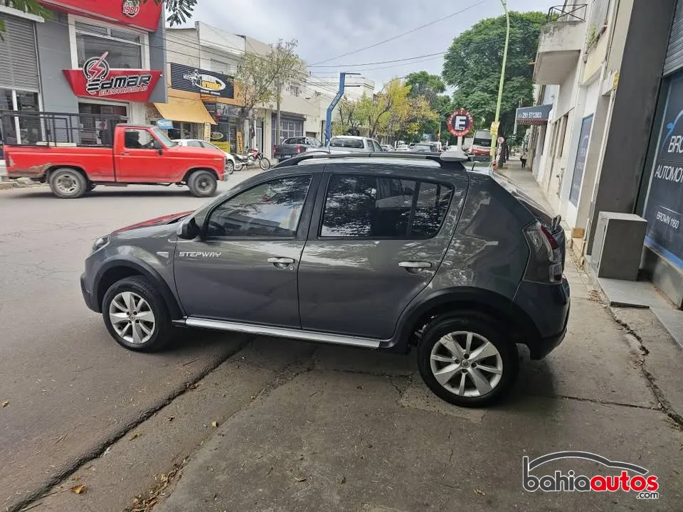 Renault Sandero Stepway 2013 usado en Bahía Blanca - foto 2