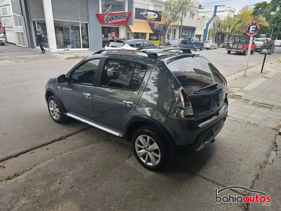 Renault Sandero Stepway 2013 usado en Bahía Blanca - foto 3