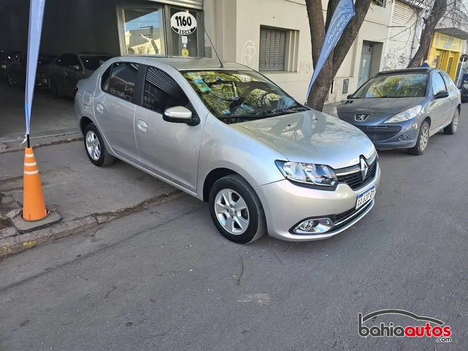 Renault Logan 2016 usado en Bahía Blanca - foto 2