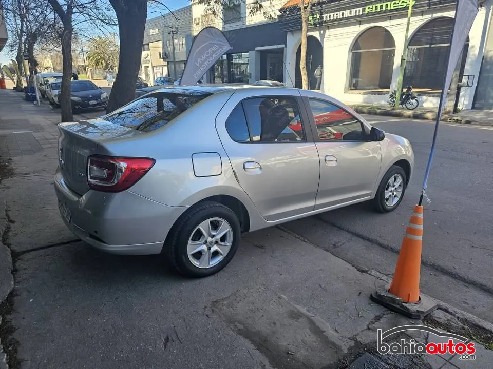 Renault Logan 2016 usado en Bahía Blanca - foto 4