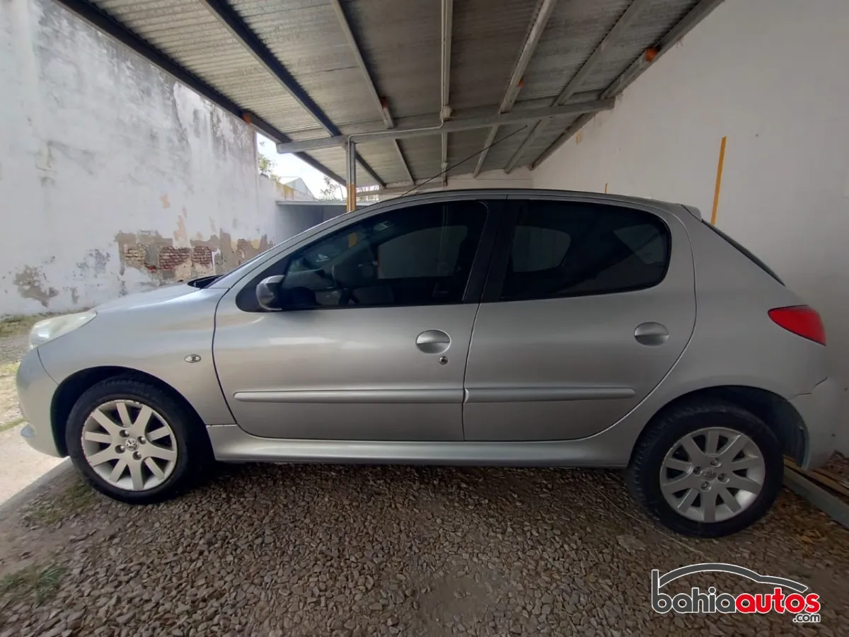 Peugeot 207 2010 usado en Bahía Blanca - foto 3