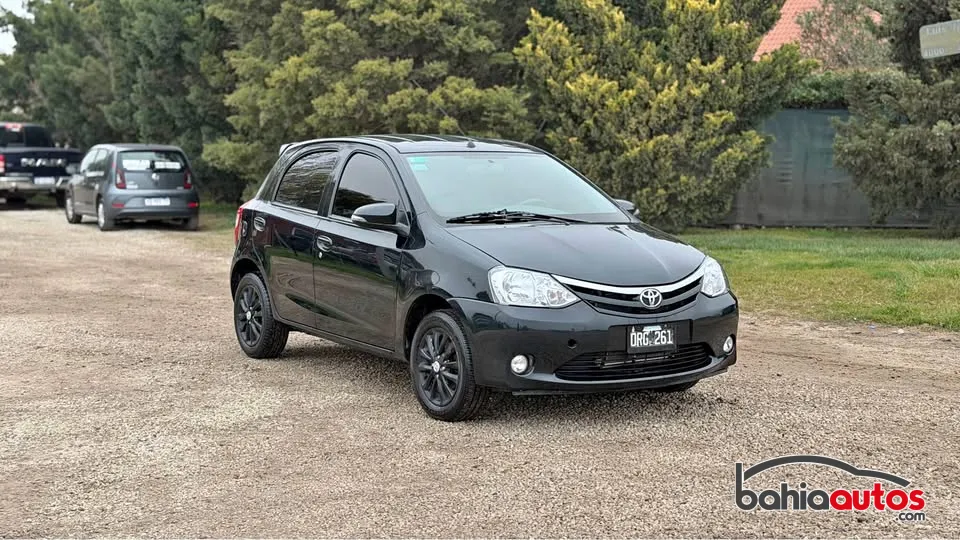 Toyota Etios 2015 usado en Bahía Blanca - foto 1