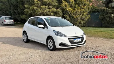 Peugeot 208 2017 usado en Bahía Blanca