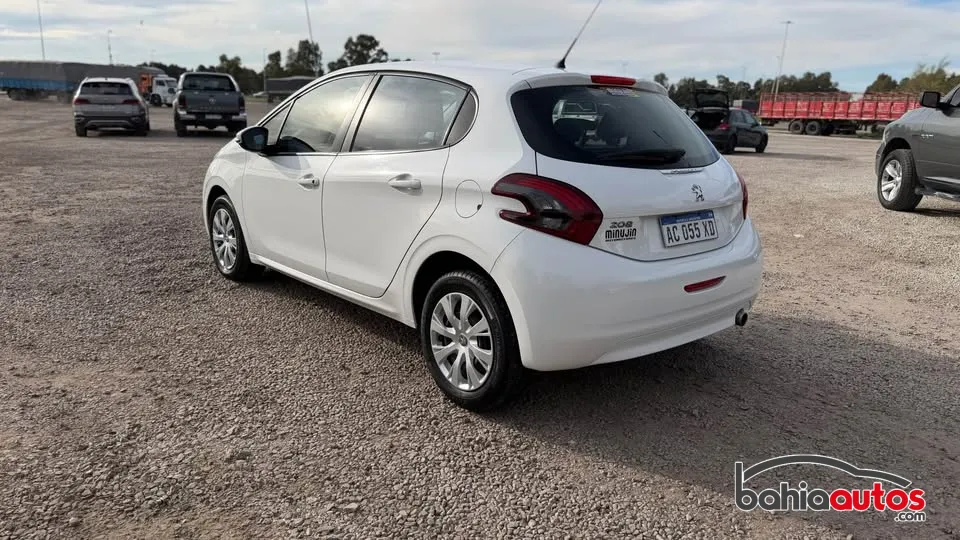 Peugeot 208 2017 usado en Bahía Blanca - foto 4
