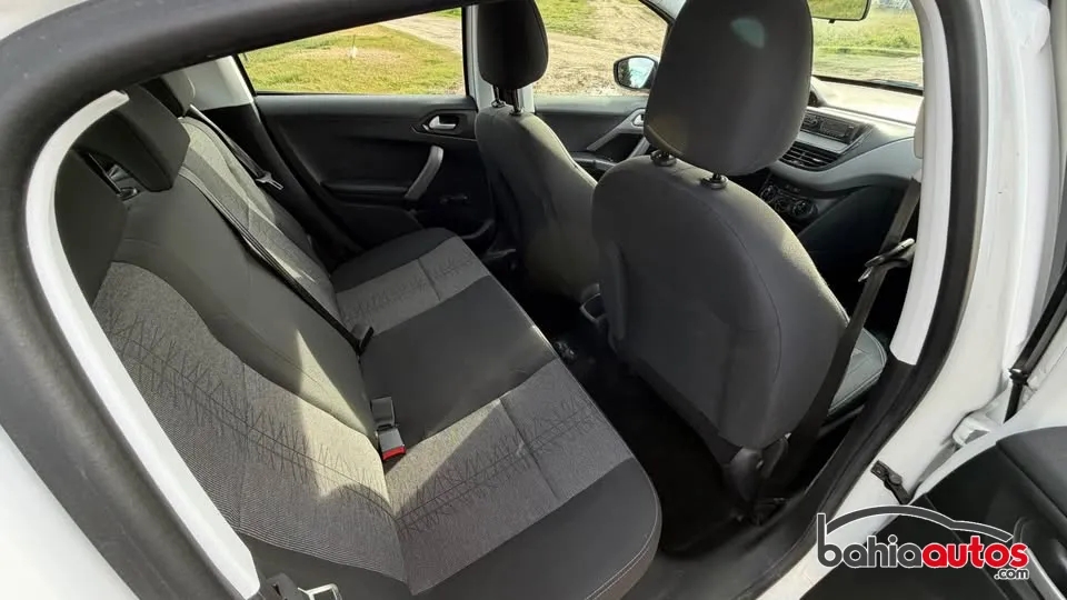Peugeot 208 2017 usado en Bahía Blanca - foto 6