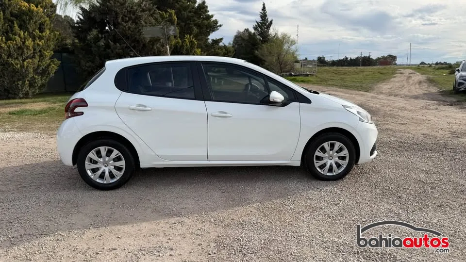 Peugeot 208 2017 usado en Bahía Blanca - foto 9