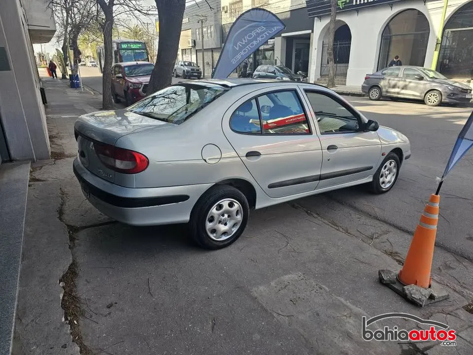 Renault Megane E-Tech 2008 usado en Bahía Blanca - foto 4