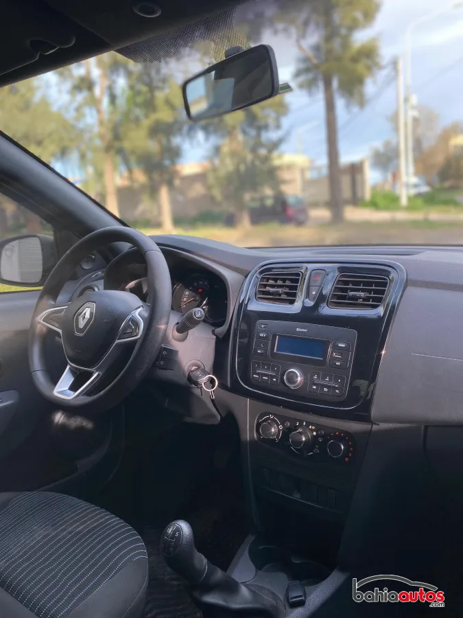 Renault Logan 2023 usado en Bahía Blanca - foto 6