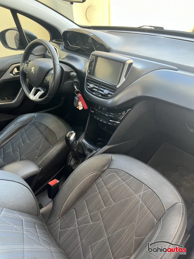 Peugeot 208 2016 usado en Bahía Blanca - foto 5
