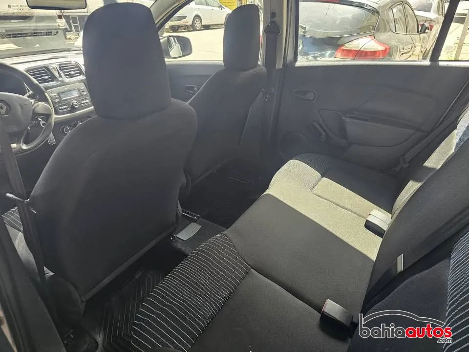 Renault Logan 2017 usado en Bahía Blanca - foto 7