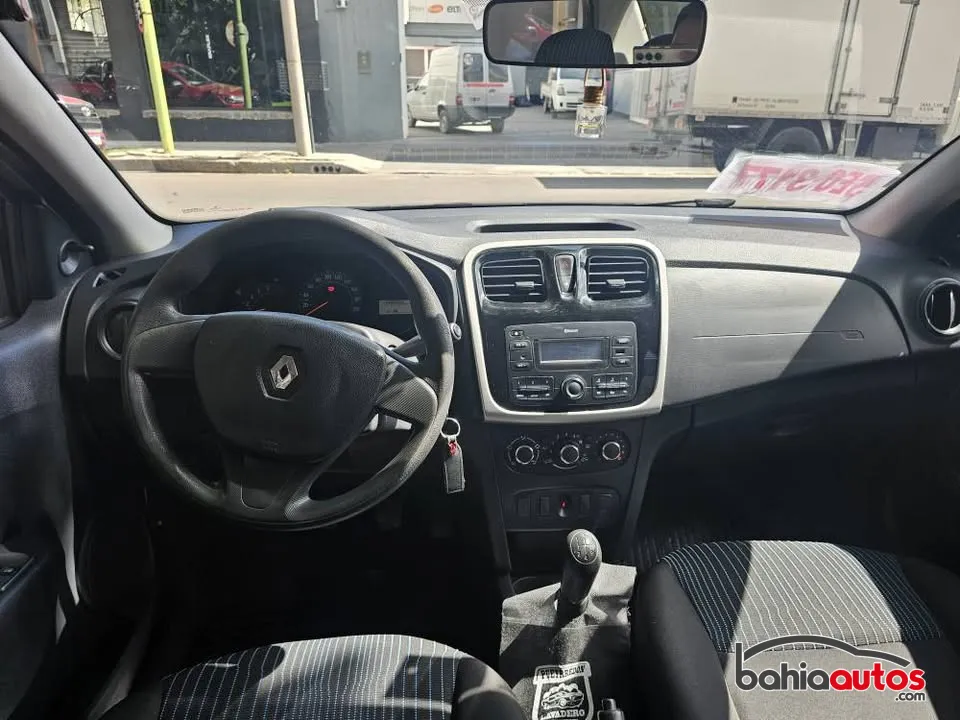 Renault Logan 2017 usado en Bahía Blanca - foto 8