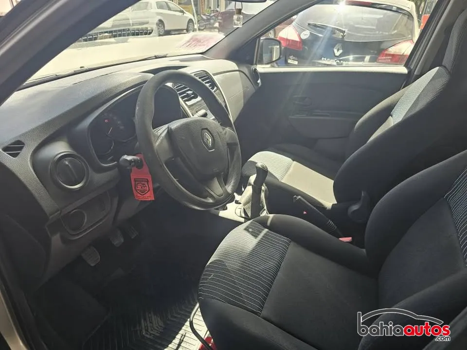 Renault Logan 2017 usado en Bahía Blanca - foto 9