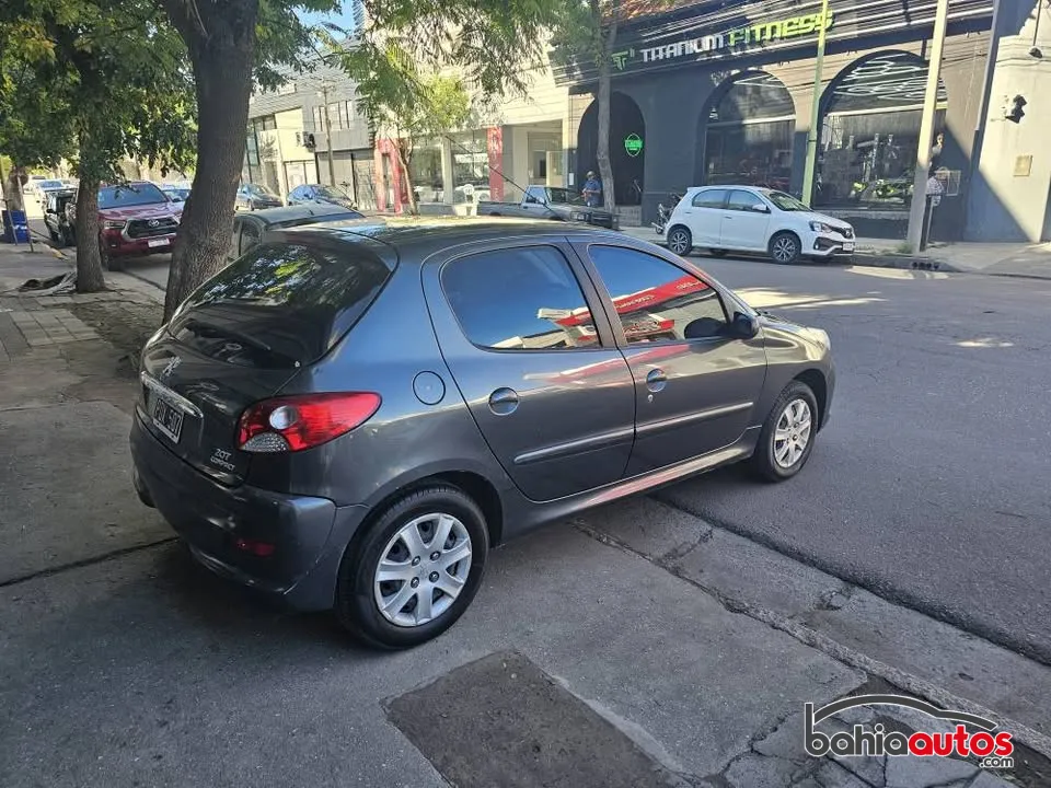 Peugeot 207 2015 usado en Bahía Blanca - foto 4