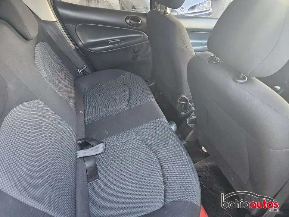 Peugeot 207 2015 usado en Bahía Blanca - foto 7