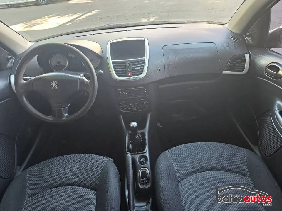 Peugeot 207 2015 usado en Bahía Blanca - foto 8