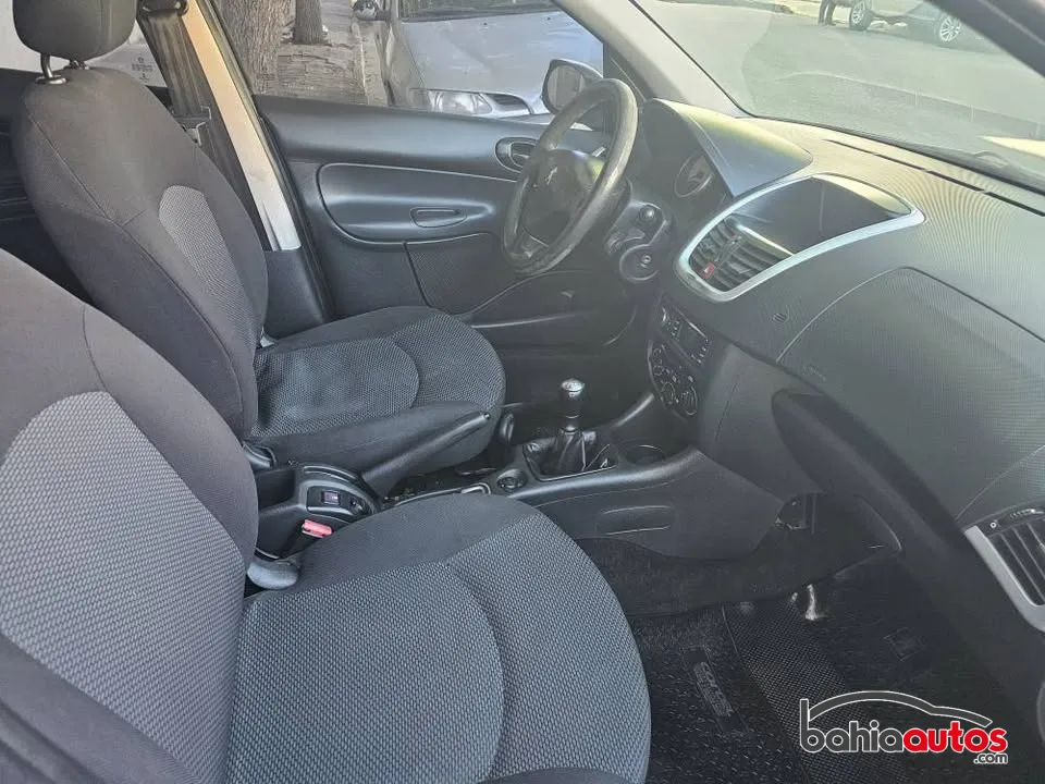 Peugeot 207 2015 usado en Bahía Blanca - foto 9