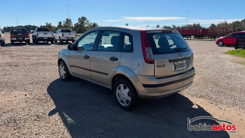 Ford Fiesta 2009 usado en Bahía Blanca - foto 2