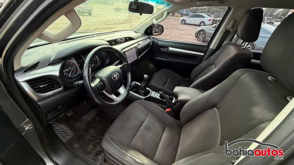 Toyota Hilux 2021 usado en Bahía Blanca - foto 2