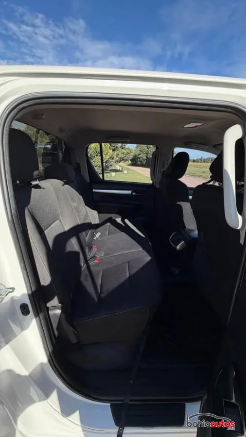 Toyota Hilux 2023 usado en Bahía Blanca - foto 4