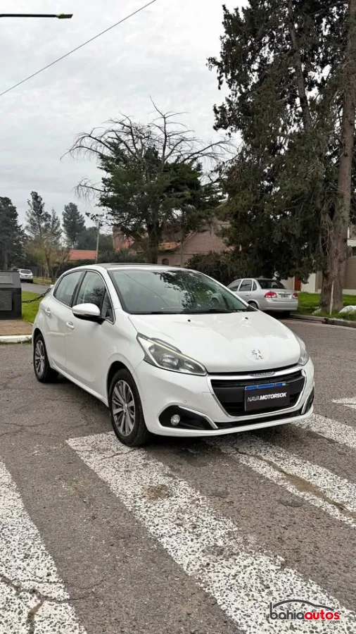 Peugeot 208 2017 usado en Bahía Blanca - foto 1
