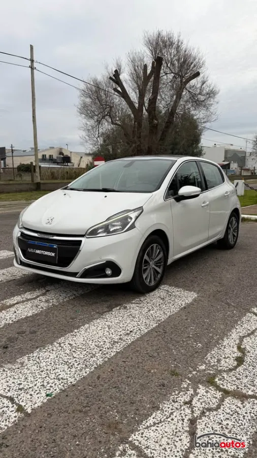 Peugeot 208 2017 usado en Bahía Blanca - foto 2