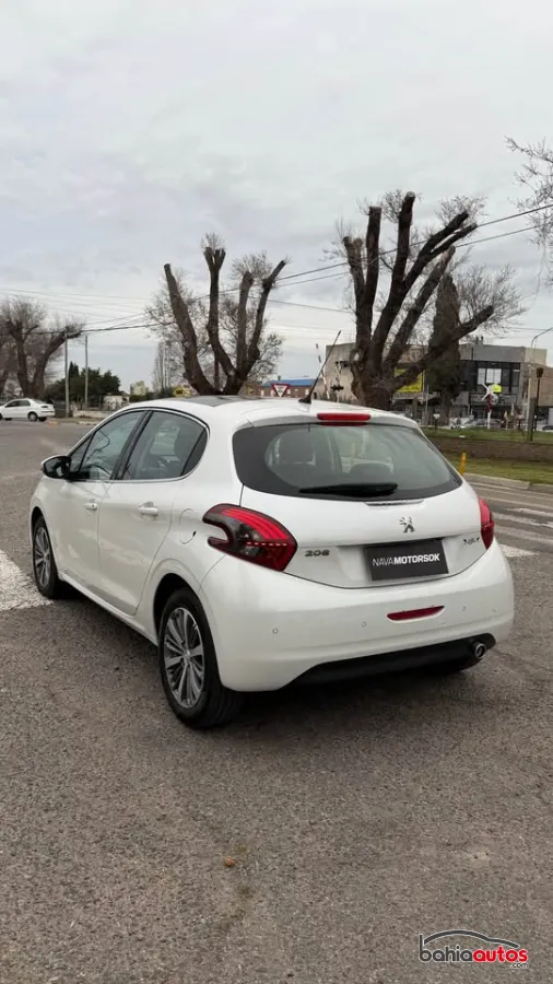 Peugeot 208 2017 usado en Bahía Blanca - foto 3