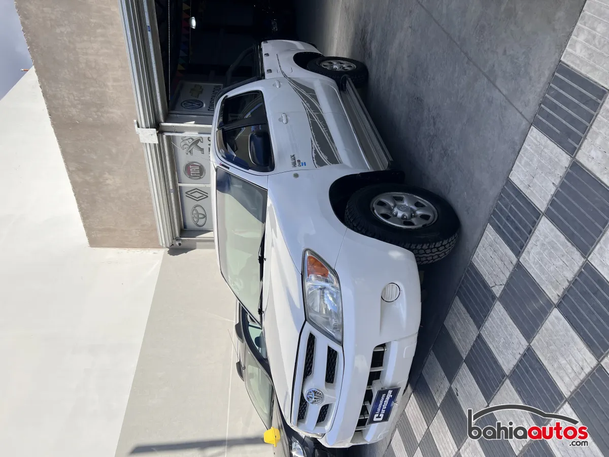 Toyota Hilux 2006 usado en Bahía Blanca - foto 2