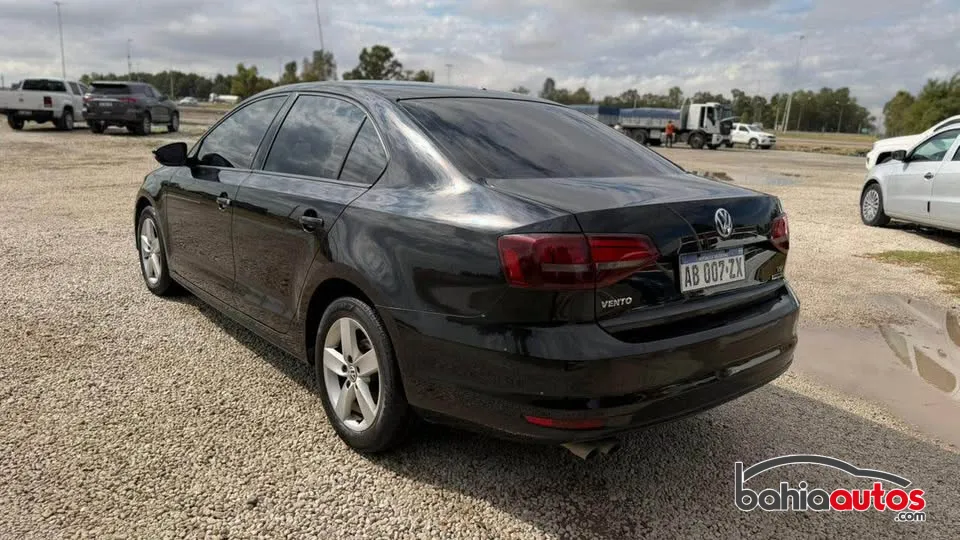 Volkswagen Vento 2017 usado en Bahía Blanca - foto 2