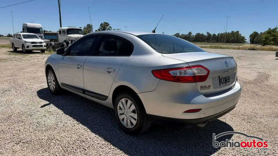 Renault Fluence 2011 usado en Bahía Blanca - foto 2