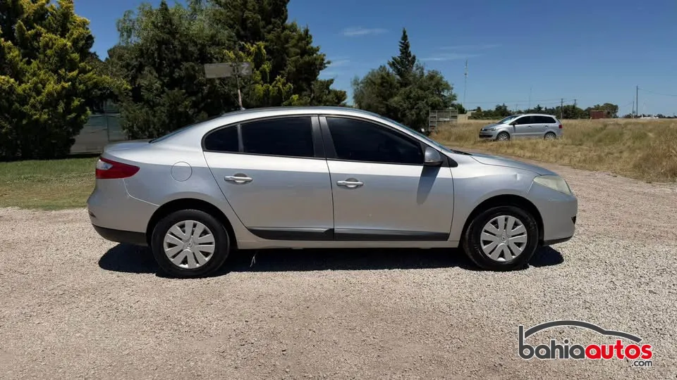 Renault Fluence 2011 usado en Bahía Blanca - foto 3