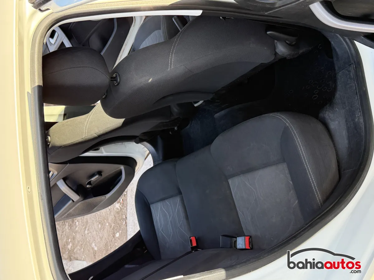 Peugeot 208 2017 usado en Bahía Blanca - foto 4