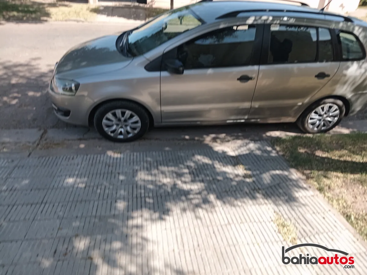 Volkswagen Suran 2011 usado en Bahía Blanca - foto 2