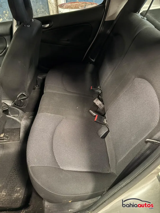 Peugeot 207 2013 usado en Bahía Blanca - foto 7