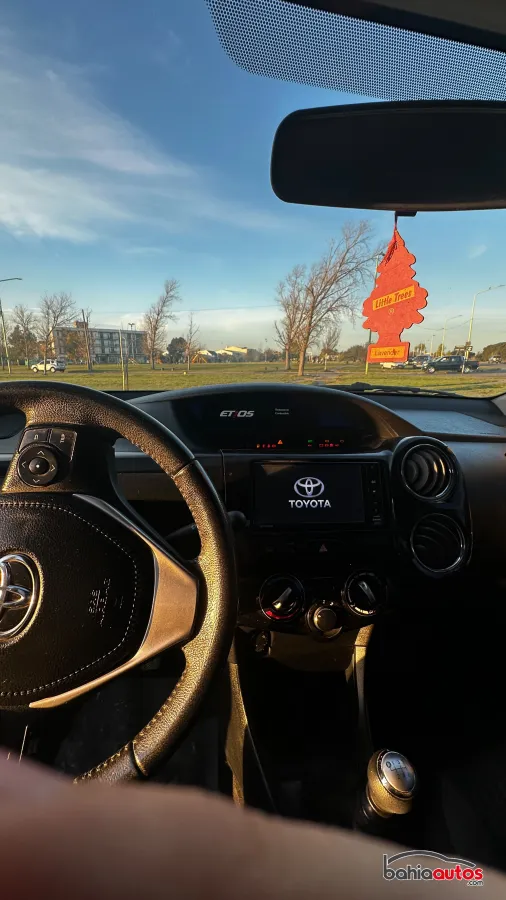 Toyota Etios 2016 usado en Bahía Blanca - foto 5