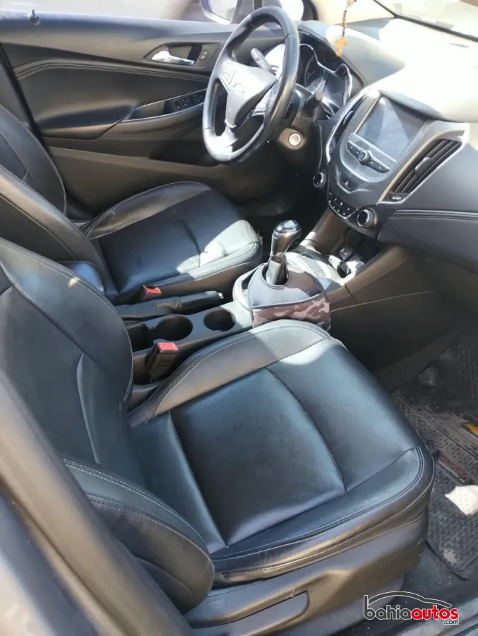 Chevrolet Cruze II 2017 usado en Bahía Blanca - foto 2