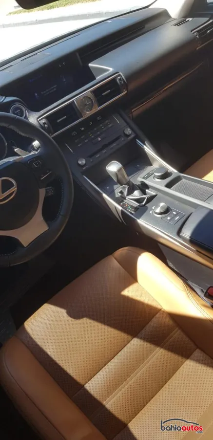 Lexus IS 2020 usado en Trelew - foto 3
